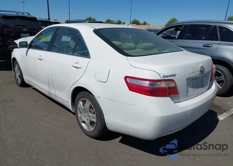 2007 Toyota Camry Le z USA, uszkodzony, nr VIN 4T1BE46K17U556648